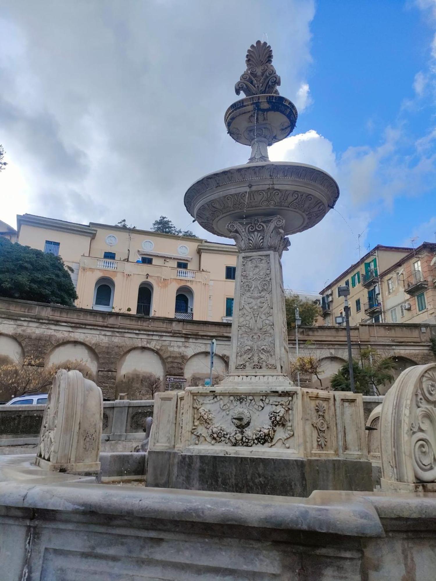 Fontana Falconieri Boutique Hotel Messina Buitenkant foto